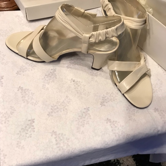 Women’s Naturalizer shoes - Picture 4 of 7